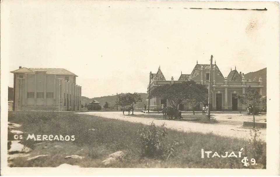 Mercados.  1958 - CDMH - Arquivo Público de Itajaí 