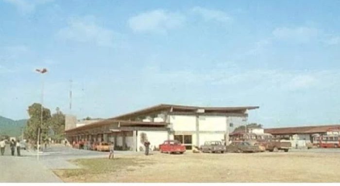 Rodoviária Municipal 1978 - CDMH - Arquivo Público de Itajaí. 
